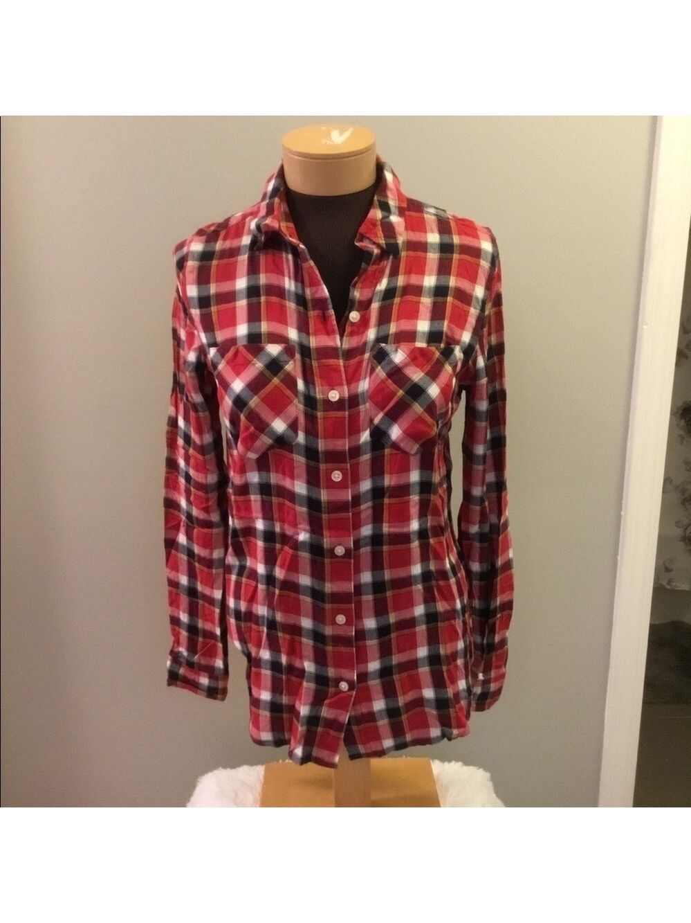 S0 small button down flannel
